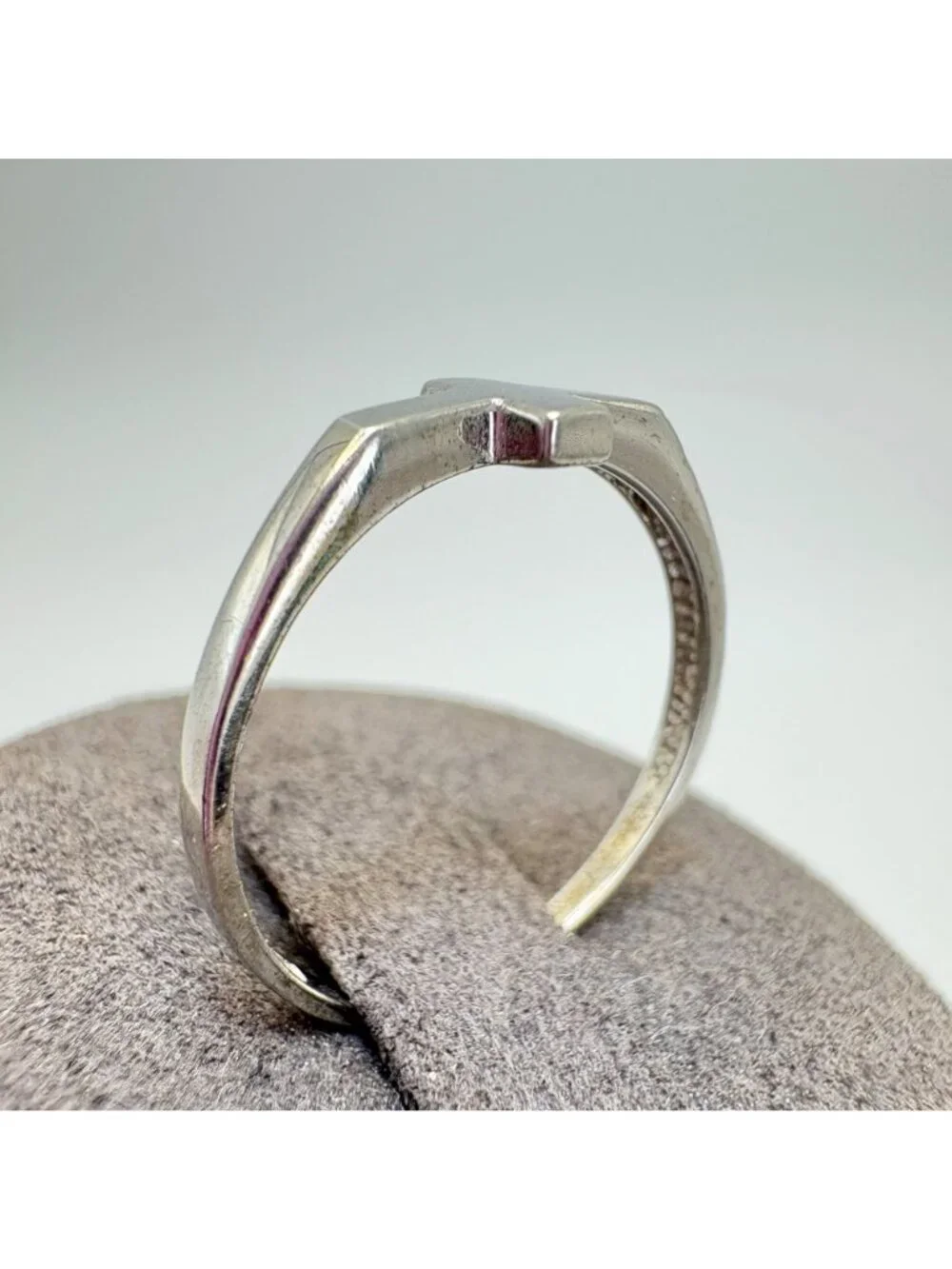 Sideways Cross Ring 